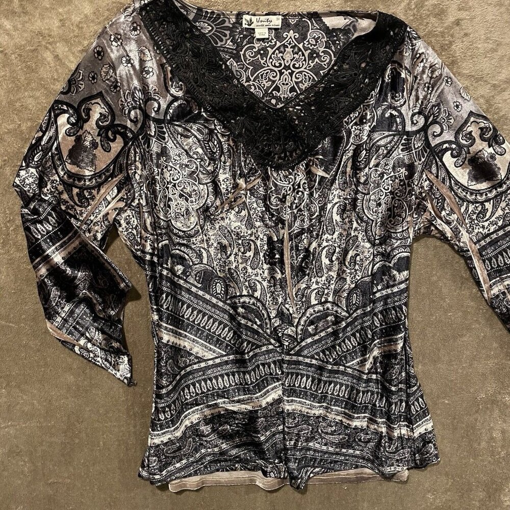 Unity World Wear Womens Black Lace VNeck 3/4 Sleeve Velvet Velour Blouse Size 3X